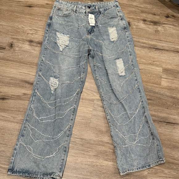 Windsor Rhinestone - Picture 2 of 6